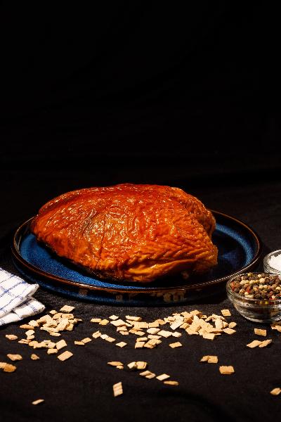 Куриная грудка на кости копченая, кг, АКЦИЯ (712,80 руб/кг, вместо 810 руб/кг)